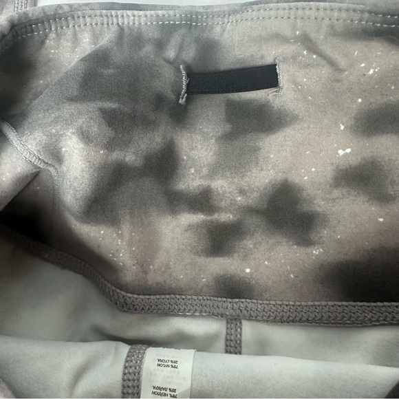 Varley Let's Go Leggings in Concrete Leaf Woman’s Size Medium - Picture 6 of 11